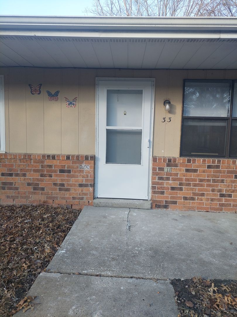 Ashland Apartment: 200 Church St