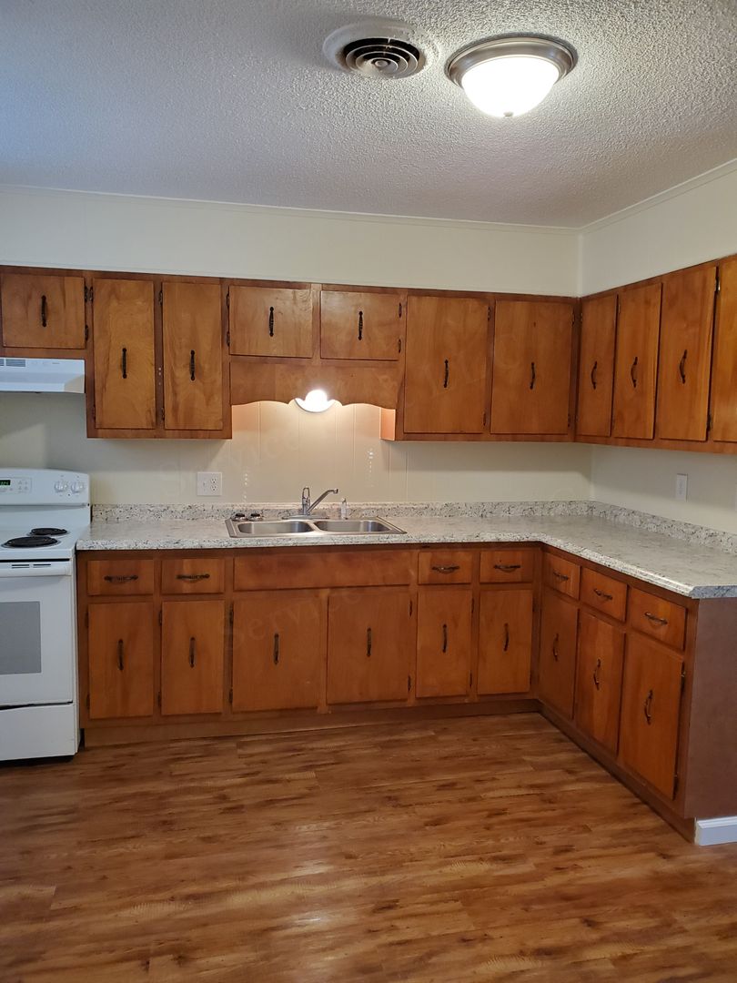 Malden Apartment: 39819 Bernard Rd