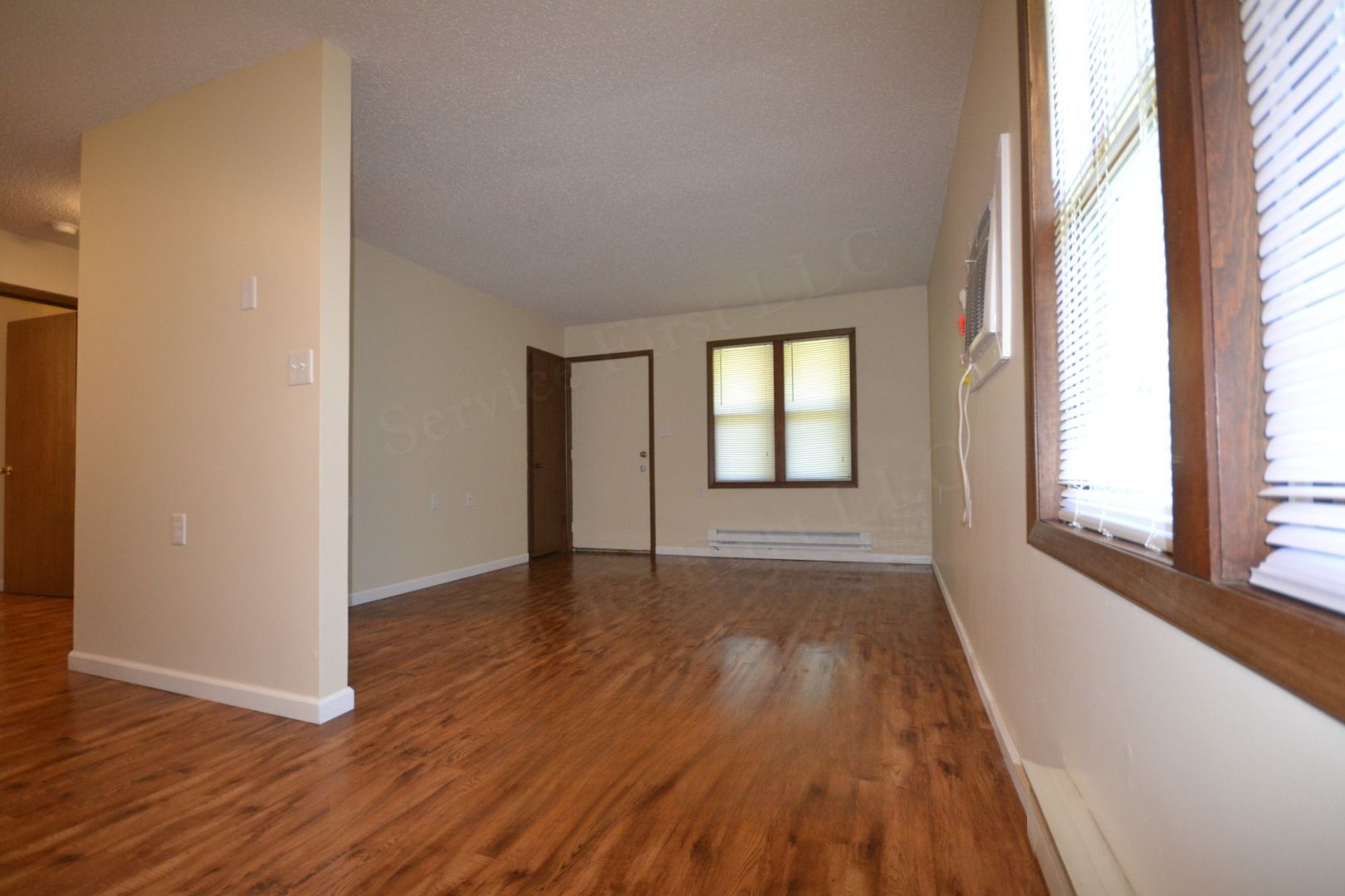 Calhoun Apartment: 107 N East St