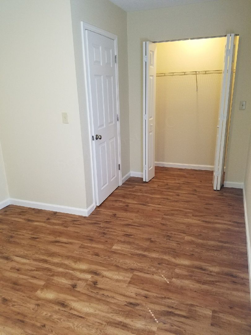 Dexter Apartment: 11925 S 2 Mile Rd