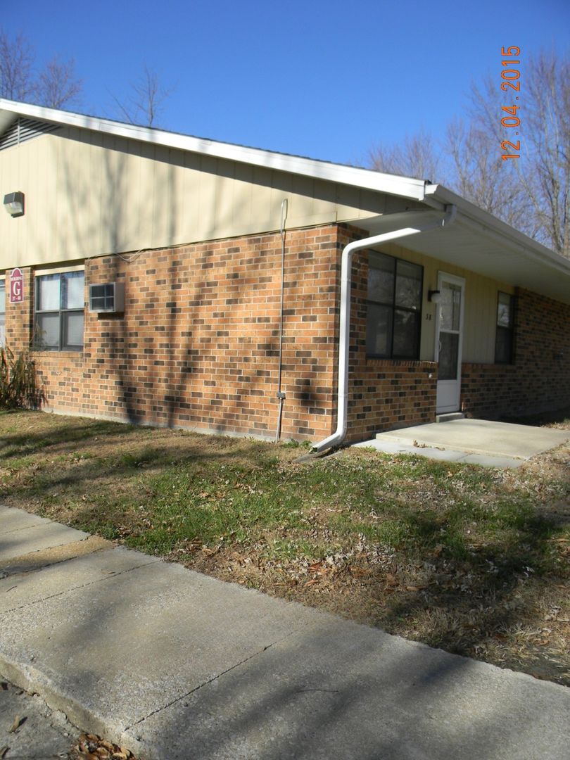 Ashland Apartment: 200 Church St