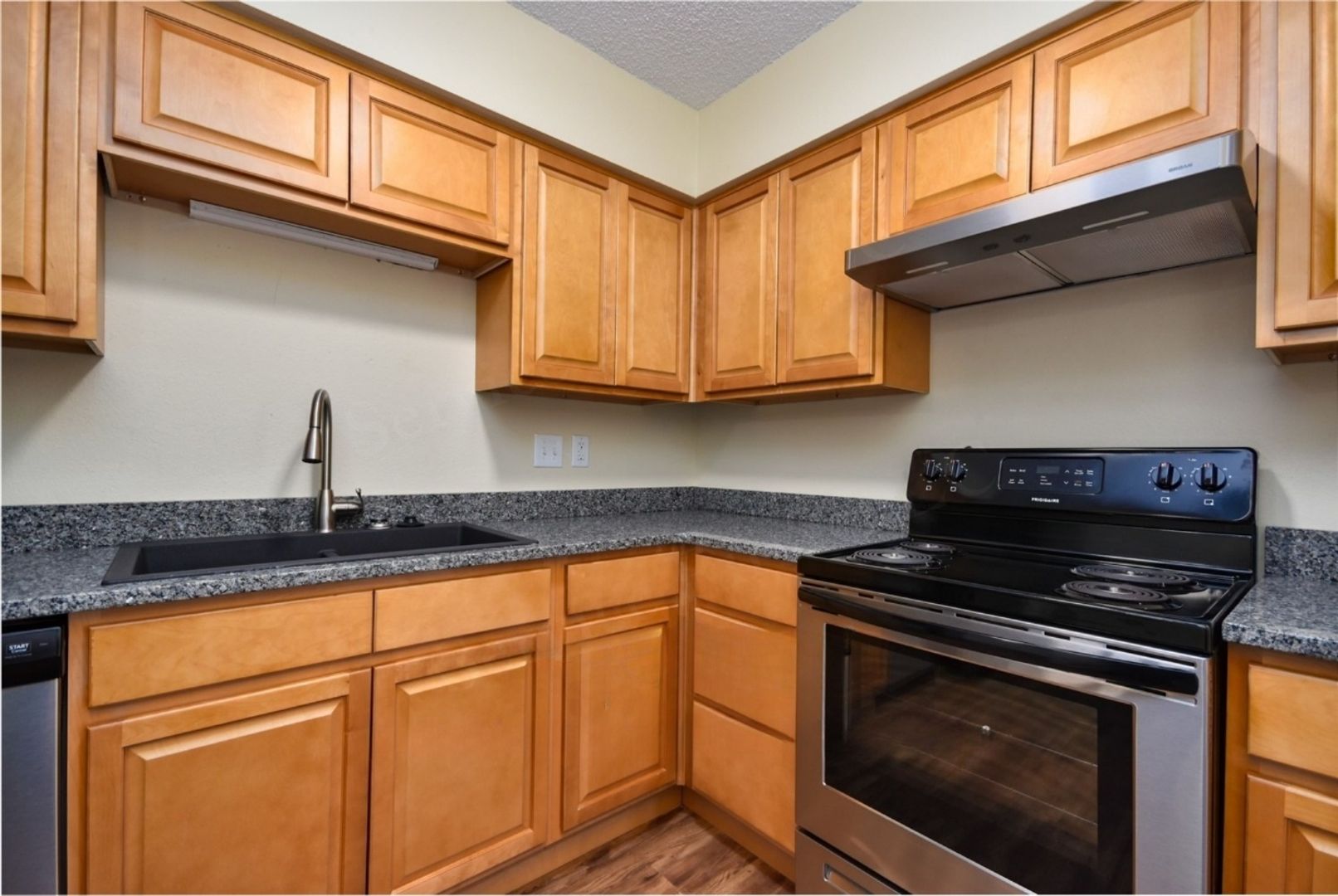 Branson Apartment: 406 Judy St