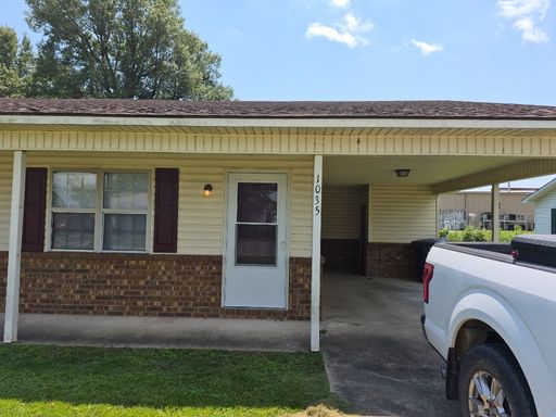 Spacious 2-Bedroom Duplexes with Carports in Piggott!