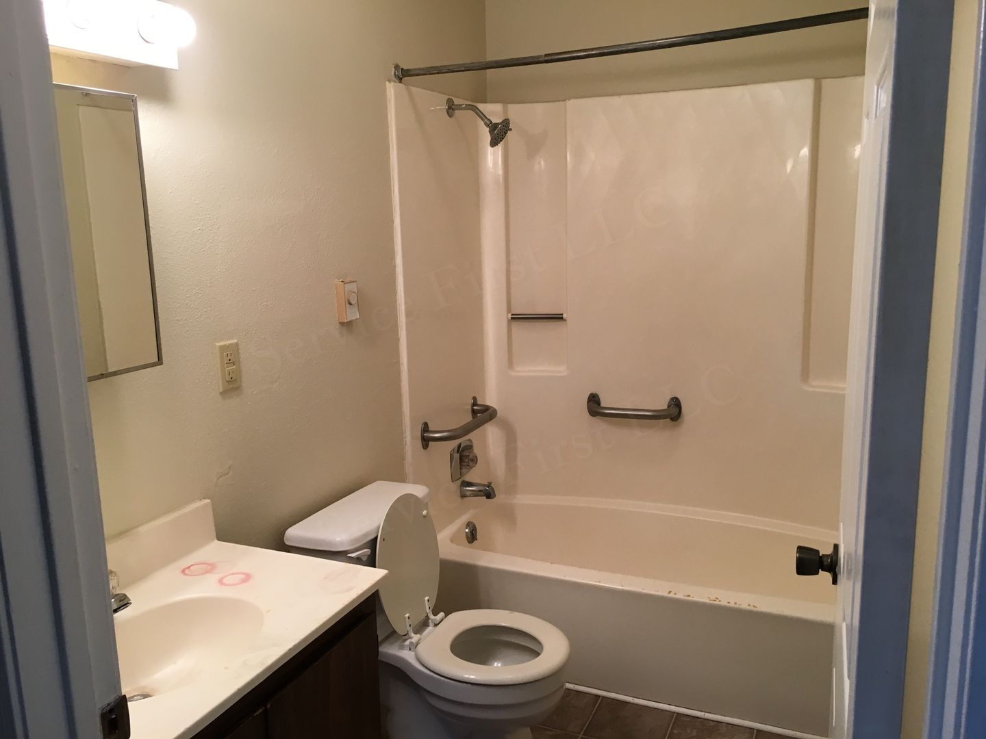Republic Apartment: 912 N Walnut
