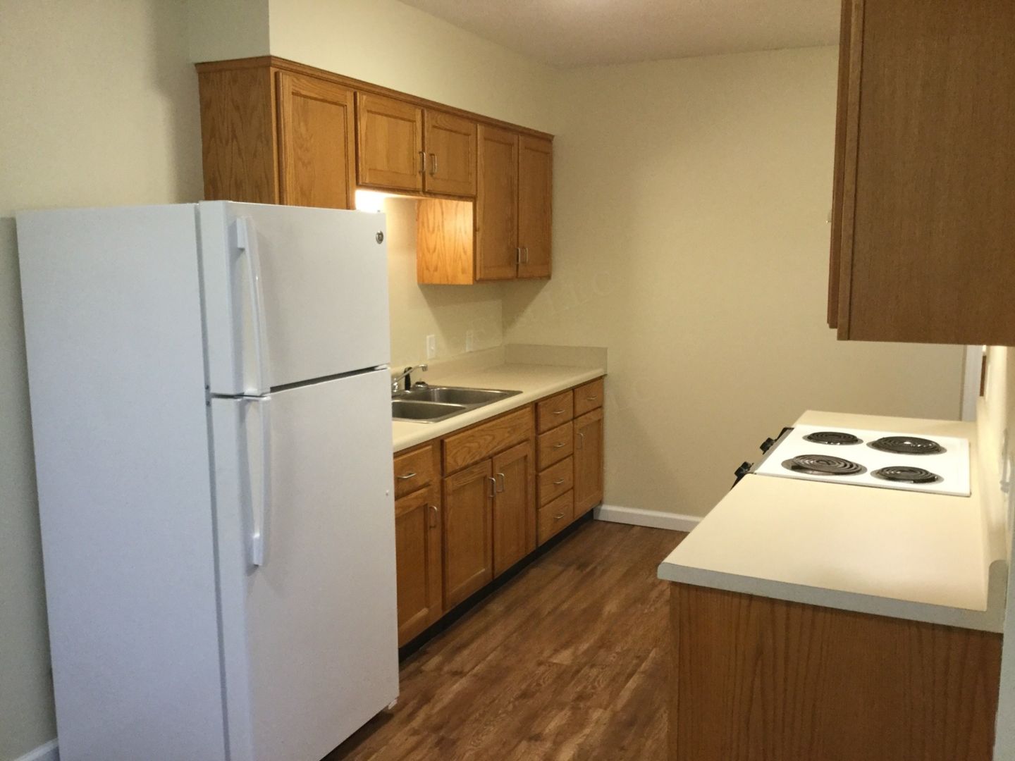 WIndsor Apartment: 410 S Smith St