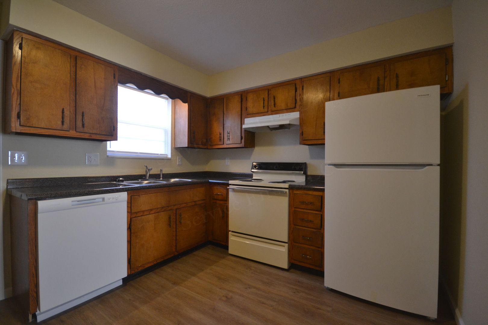 Poplar Bluff Apartment: 1909 Westmoor Drive