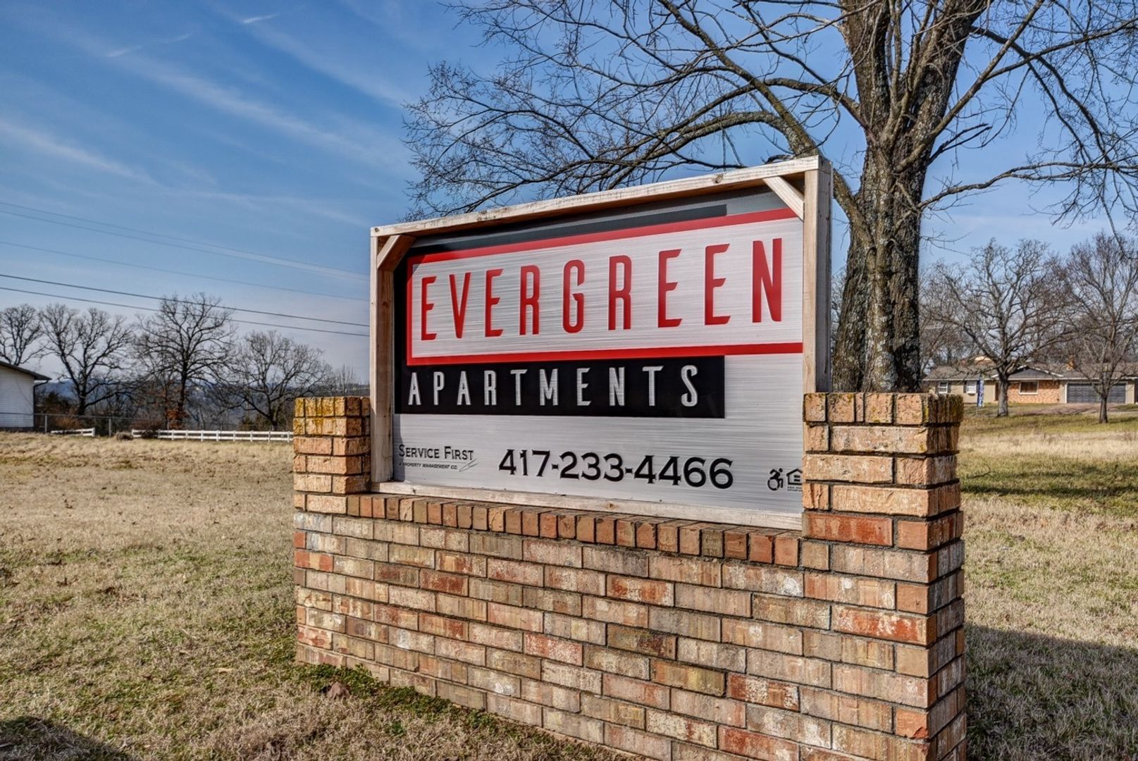 Hollister Apartment: 616 Evergreen St
