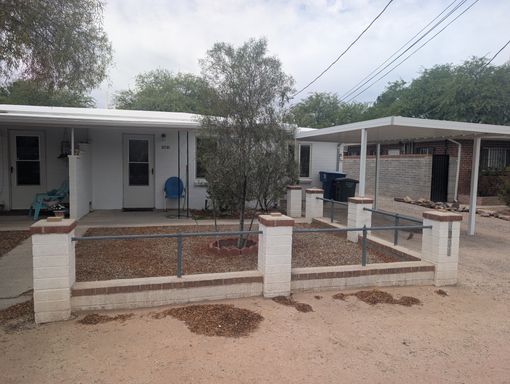 Triplex - 1 Bedroom and 1 Bath Unit – photo 1