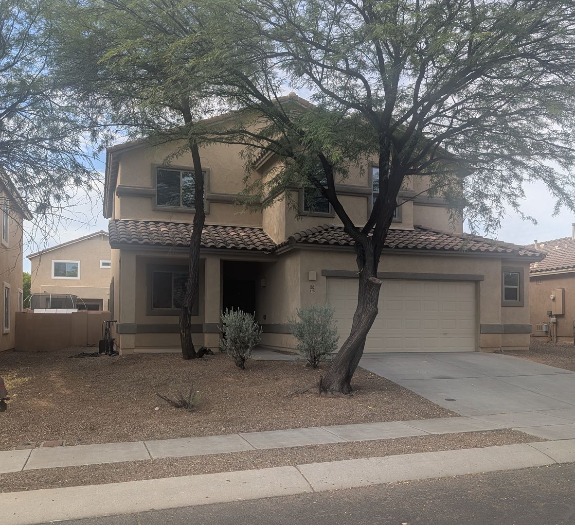 Sahuarita House: 475 W Corte Calza