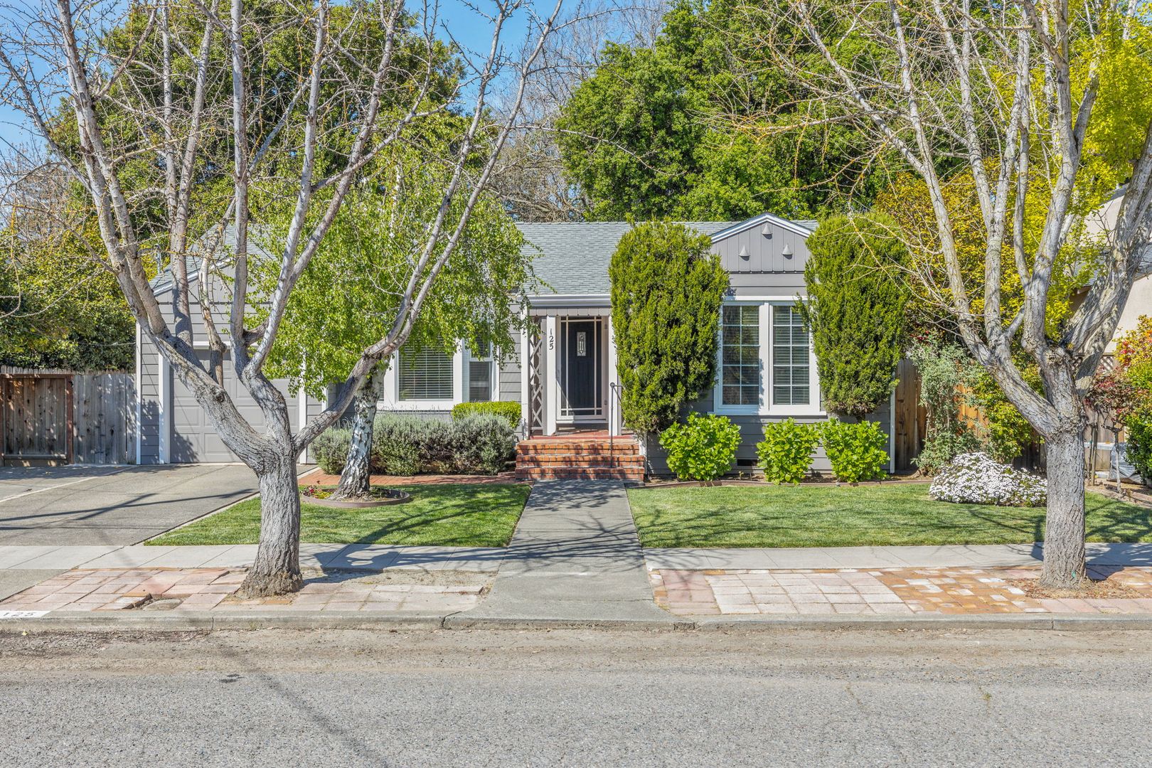 Napa House: 125 S Seymour Street