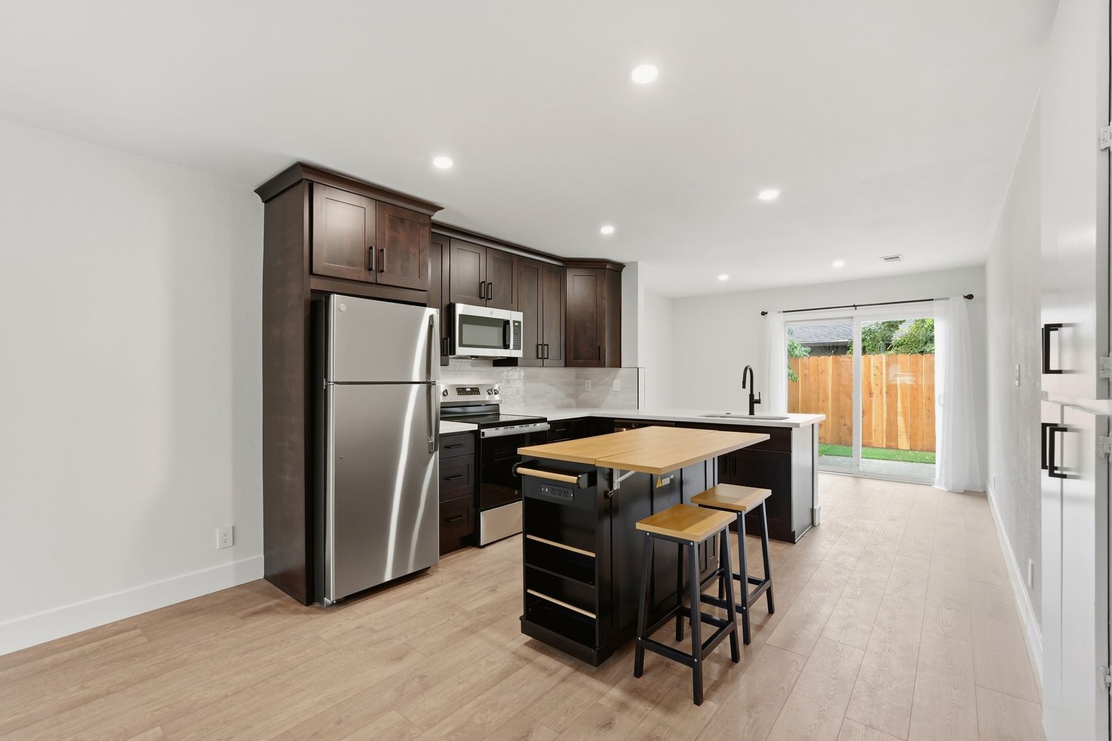 Napa Apartment: 3911-3917 Solano Ave