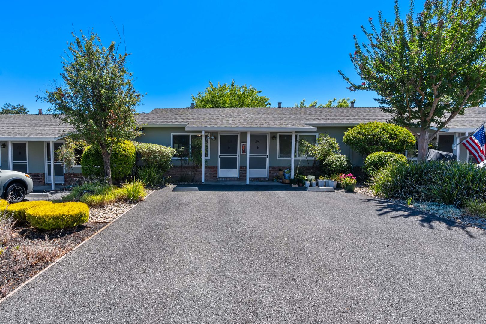 Yountville Apartment: 1925-1949 Mulberry Street