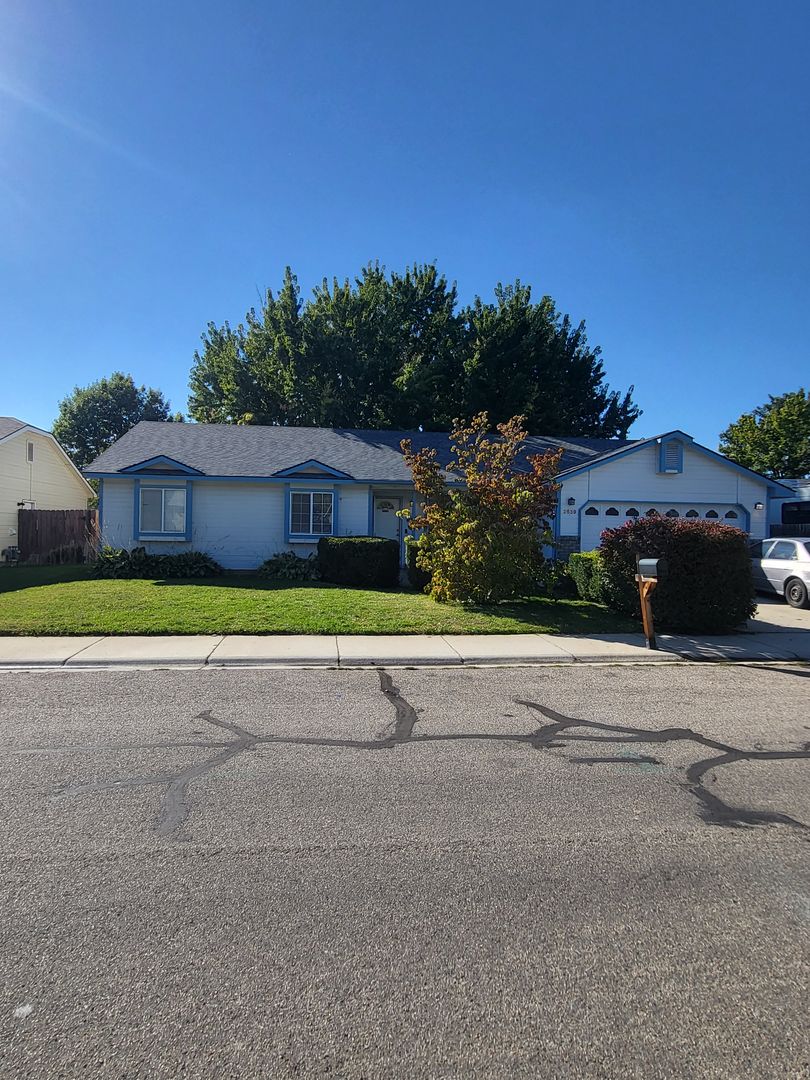 Meridian House: 2639 Arrow Wood