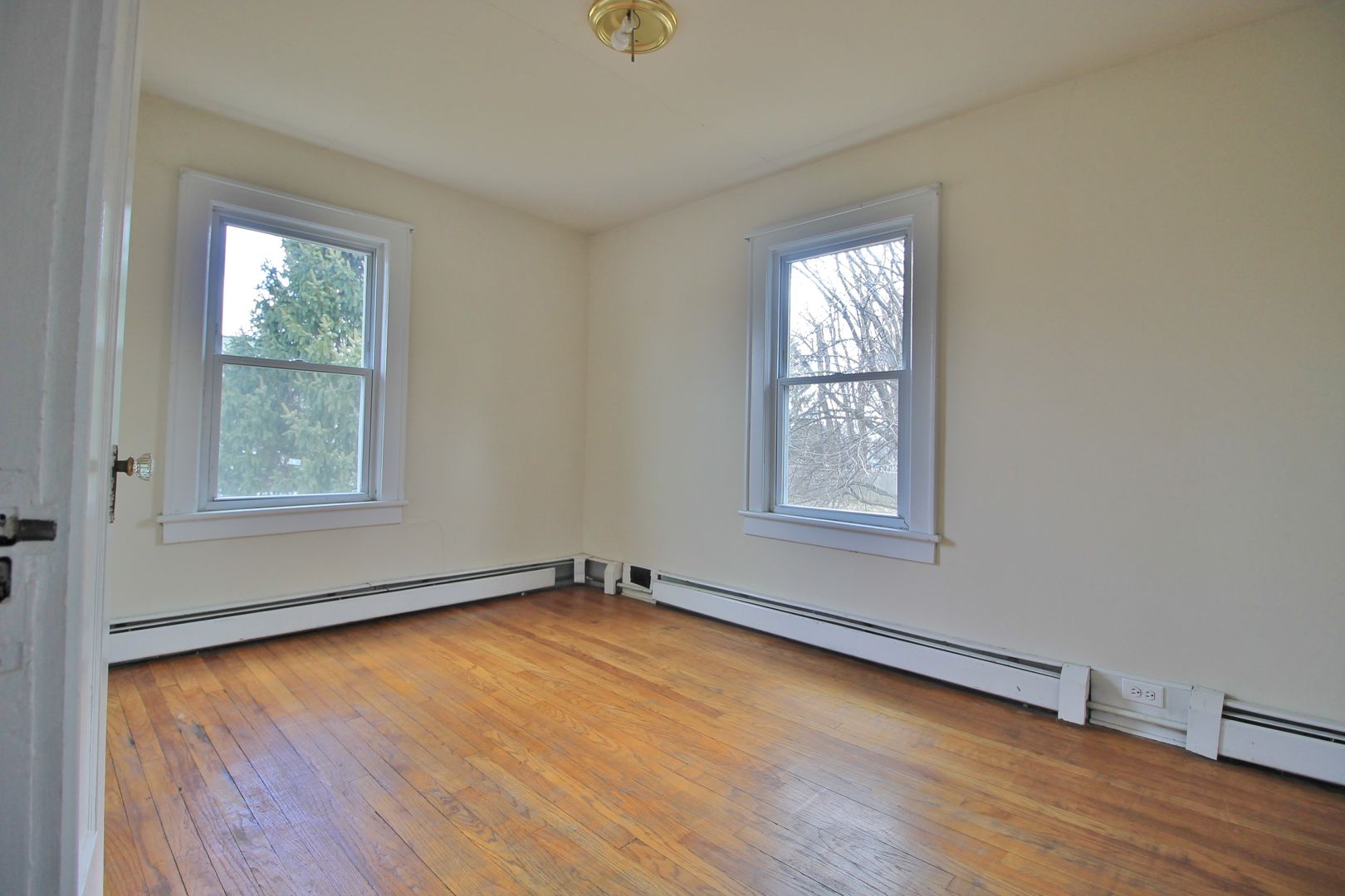 Kingston Apartment: 10 Conway Pl