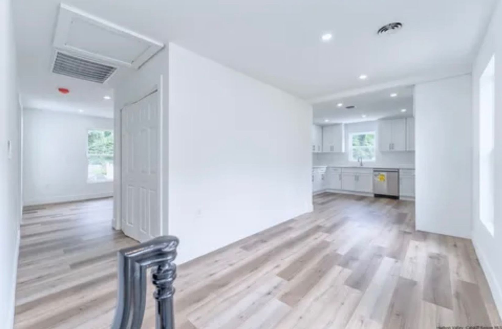 Kingston Apartment: 520 Delaware Ave