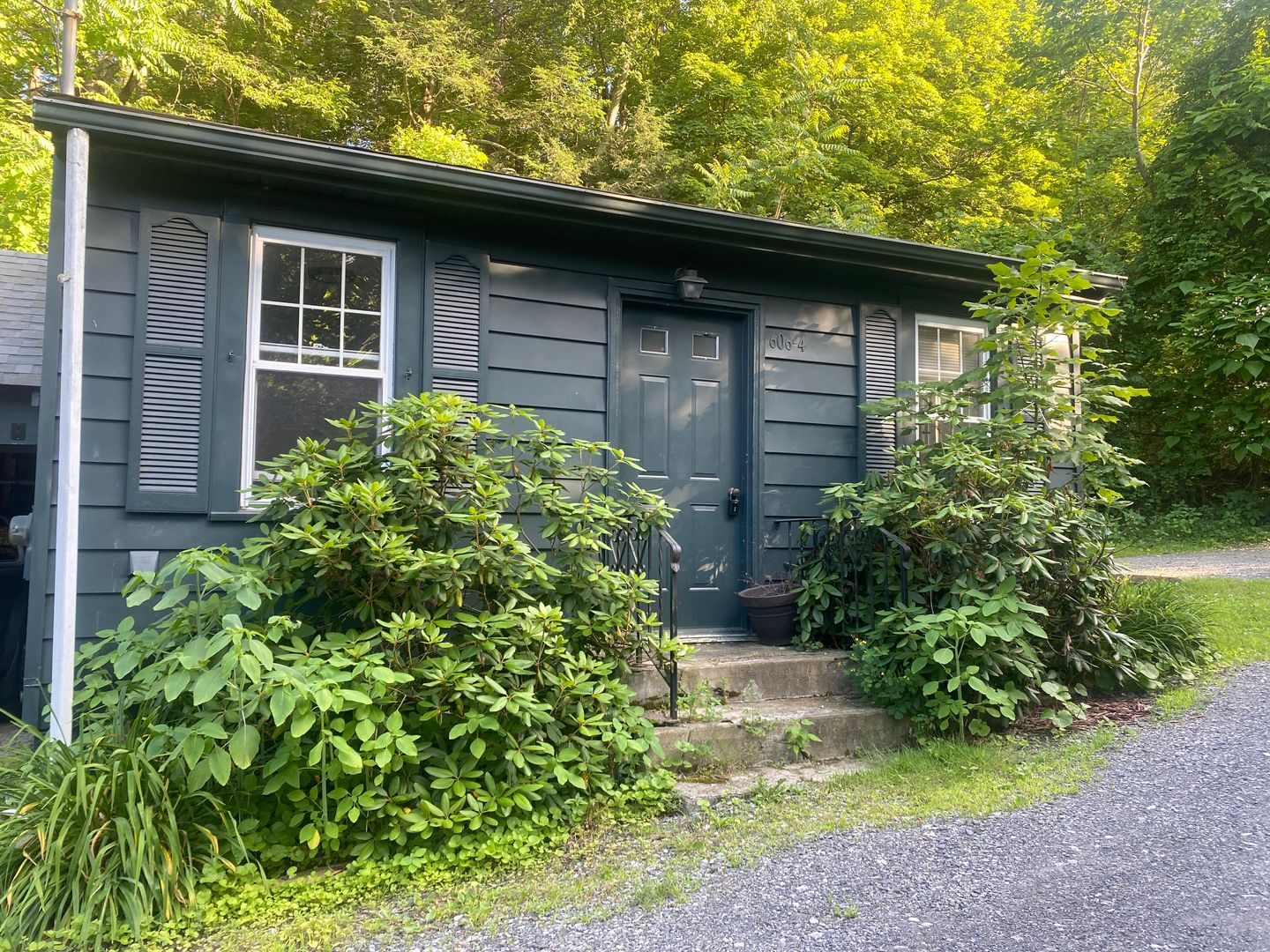 Kingston Apartment: 606-616 DeWitt Mills Rd