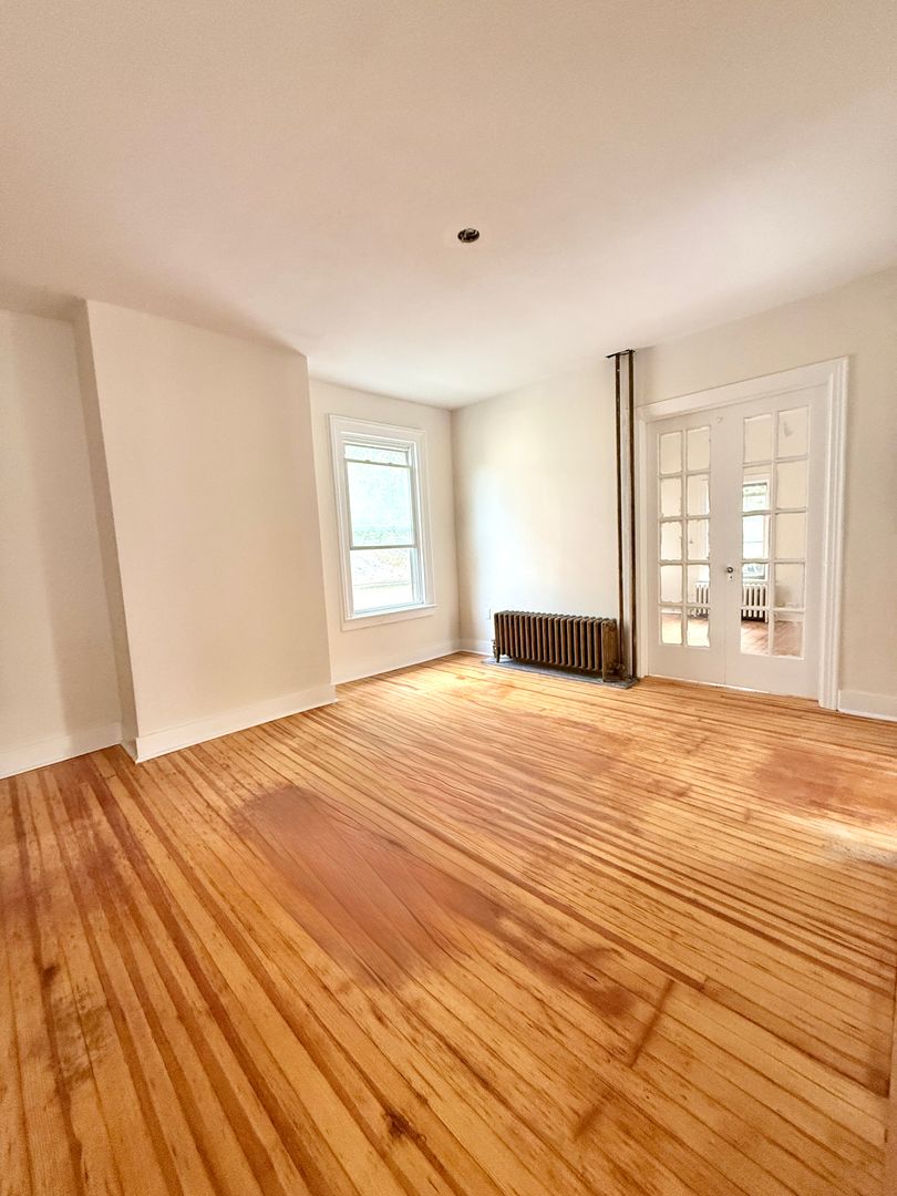 Kingston Apartment: 37 Green St