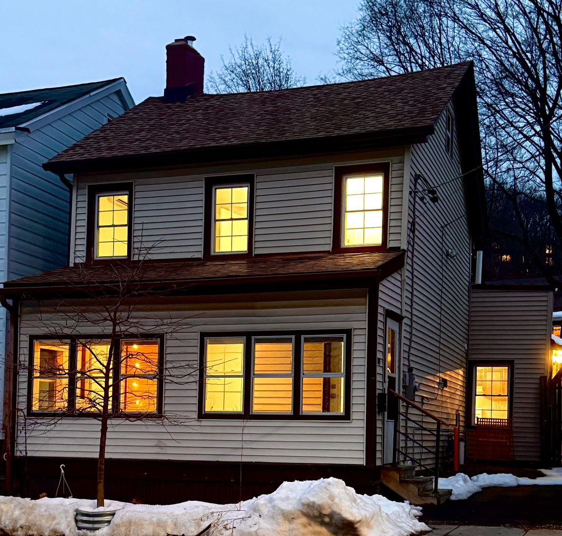 Kingston House: 89 Spring St