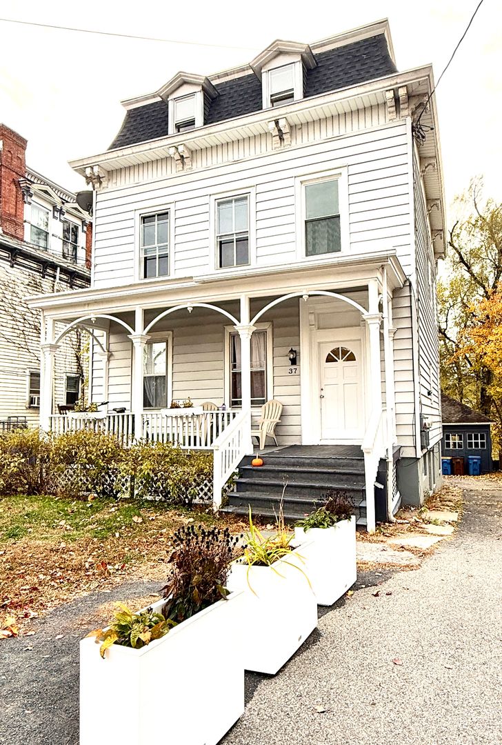 Kingston Apartment: 37 Green St