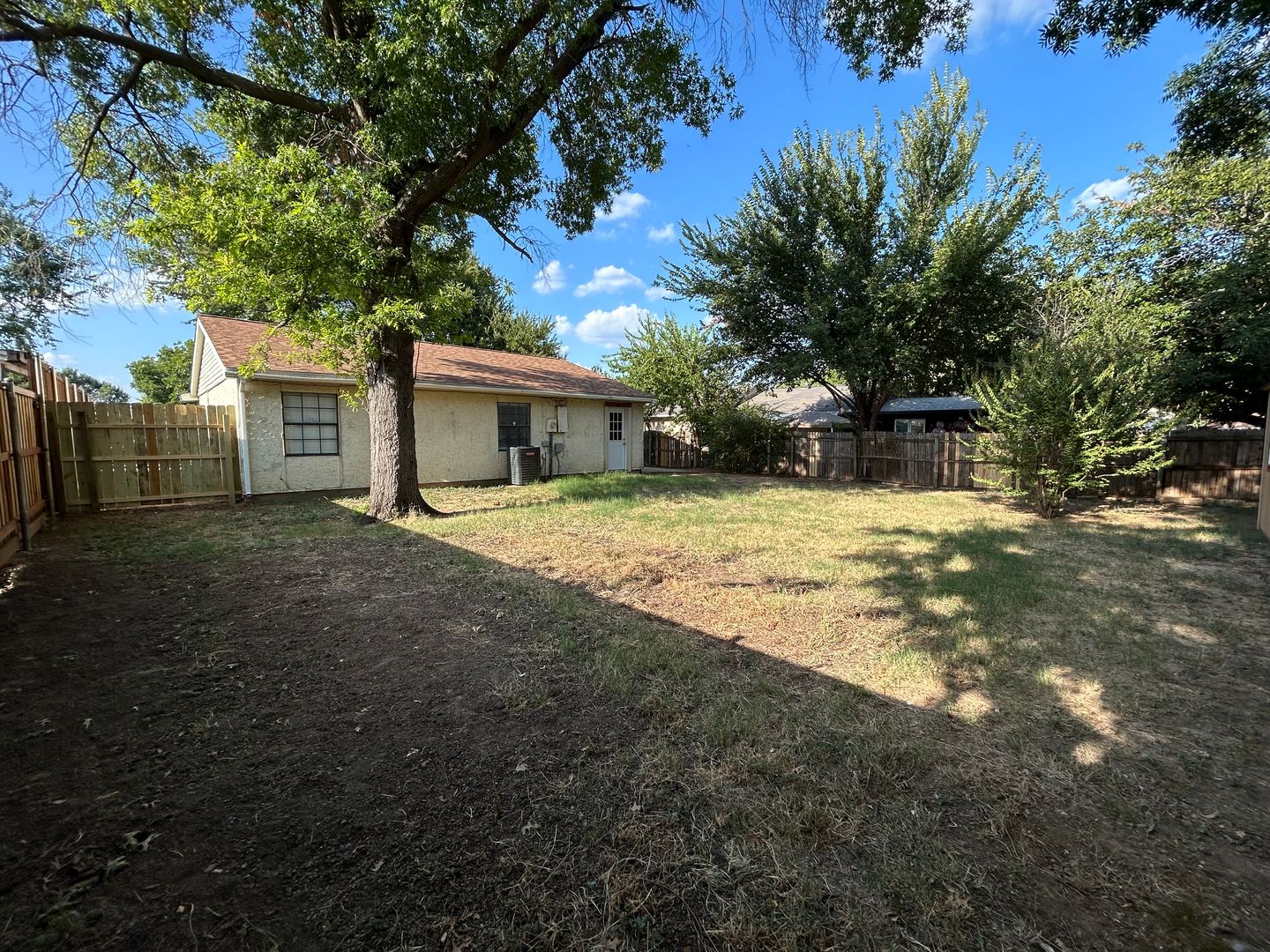 Fort Worth House: 7012 Newberry Ct E