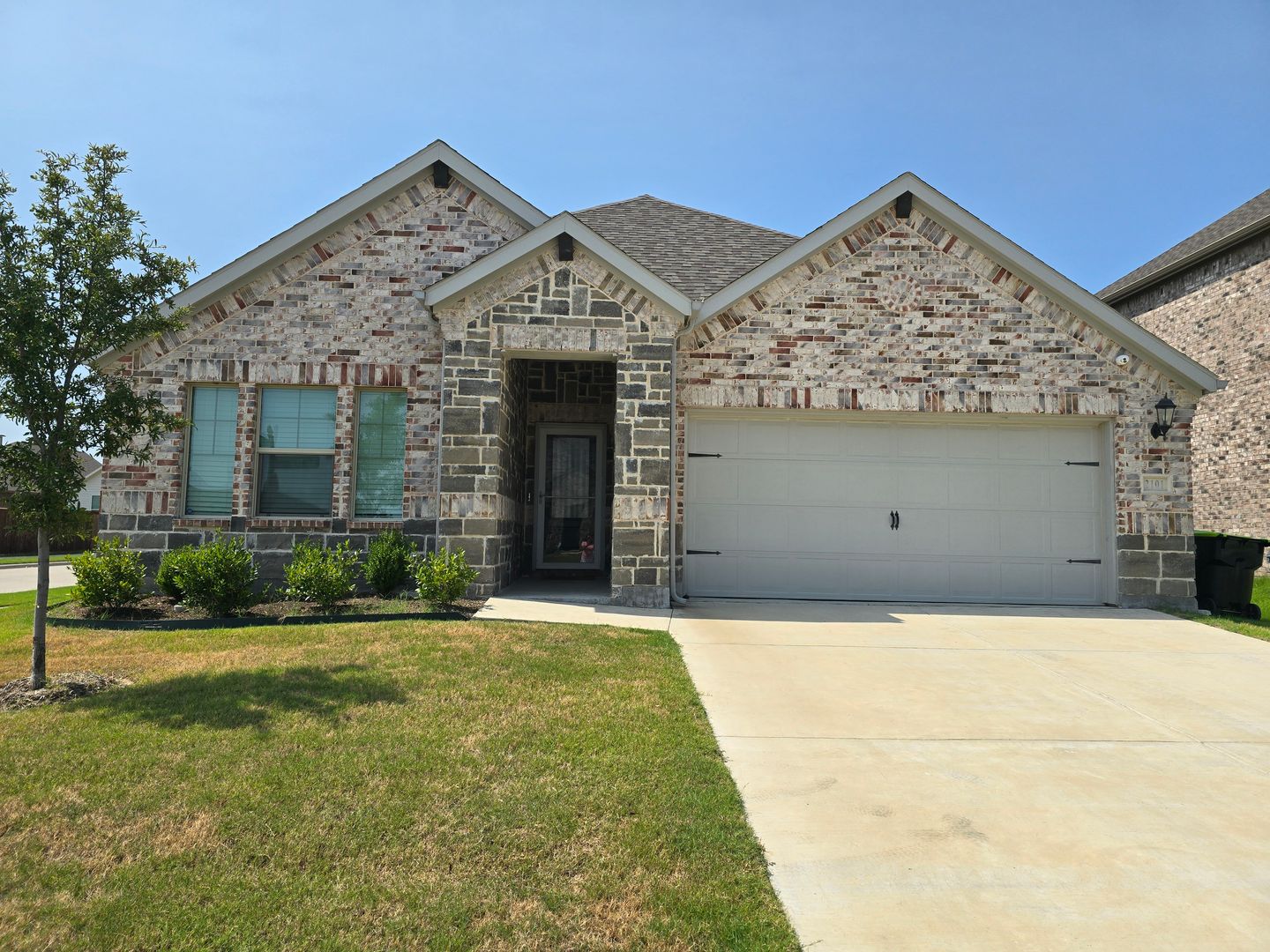 Haslet House: 2101 Sun Star Dr