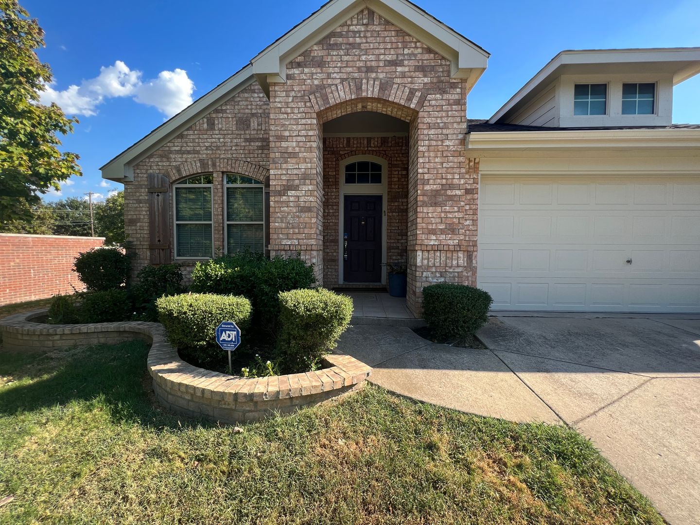 Grand Prairie House: 803 Ridge Point Dr