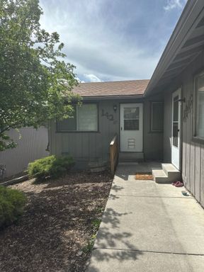 1420 Pleasant Ave – photo 1