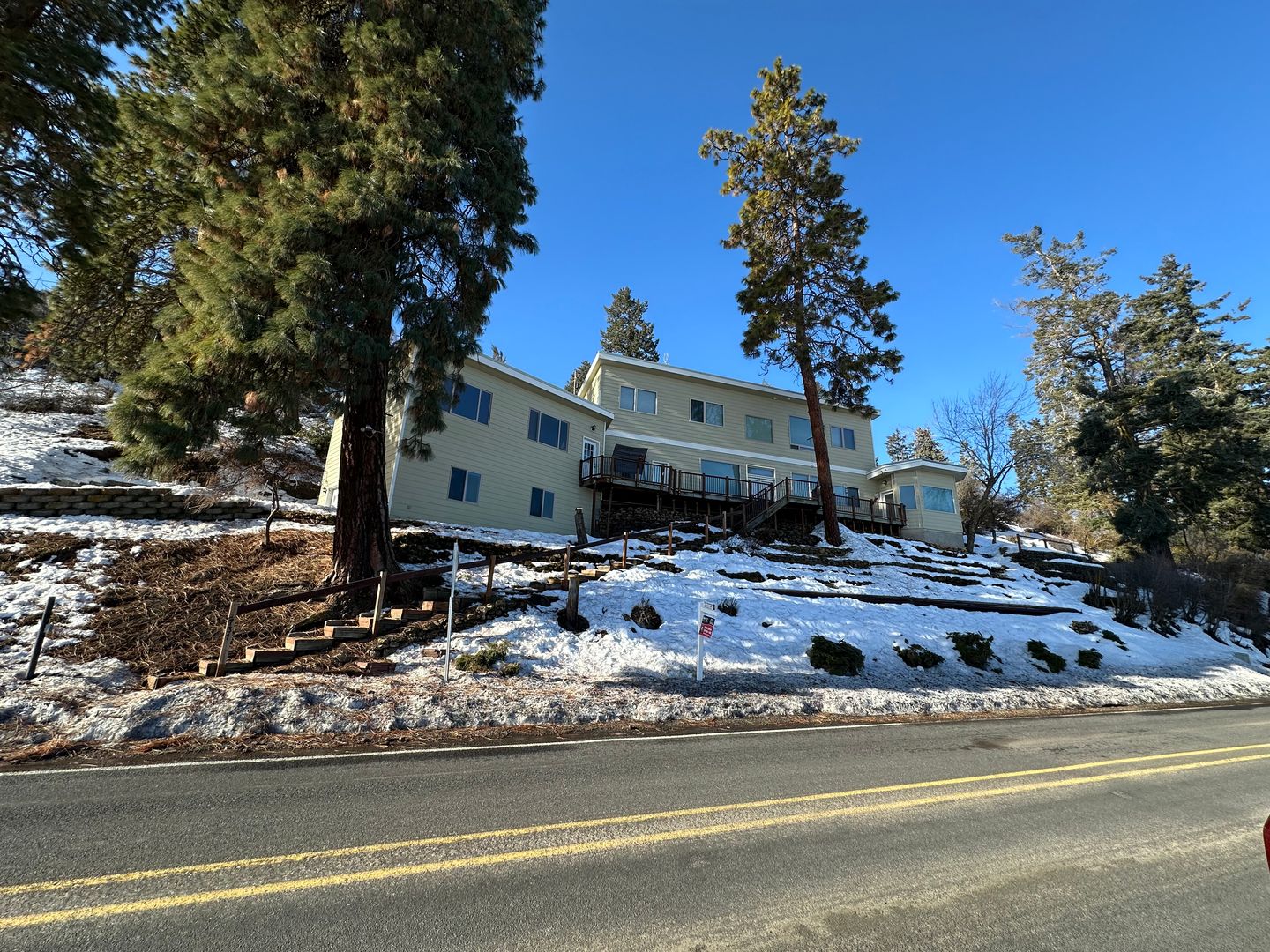 Klamath Falls House: 1731 Lakeshore Dr