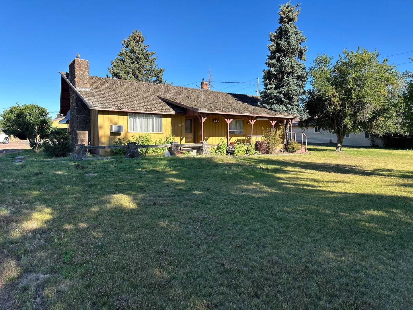 Malin House: 2309 S. Malin Rd