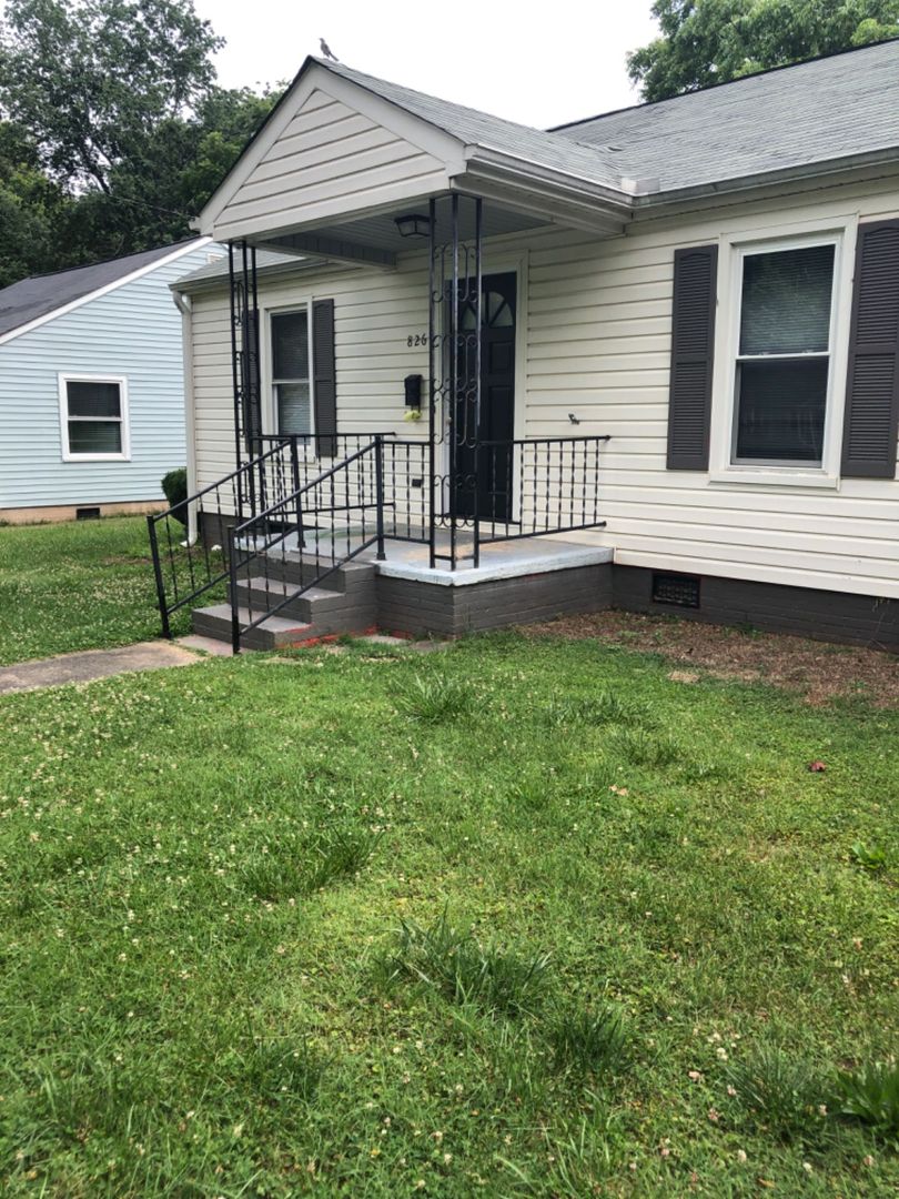 Rock Hill House: 826 Bradley Street