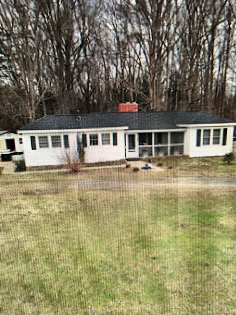 York House: 290 South Paraham Rd.