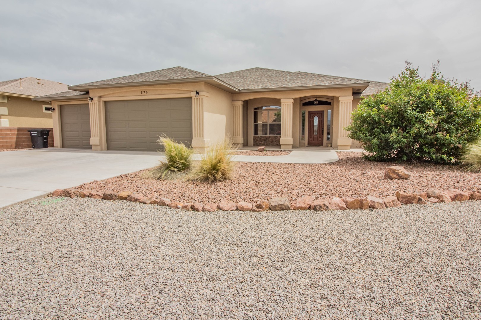 Alamogordo House: 576 Tierra Bella