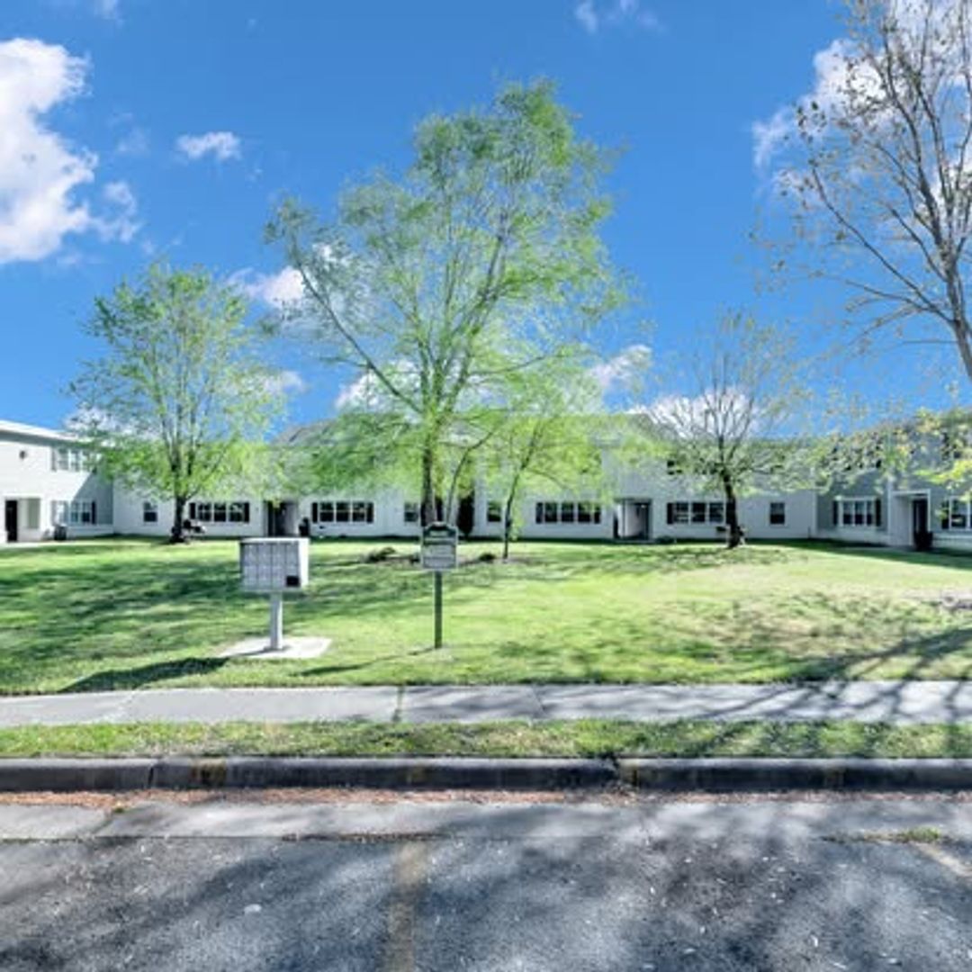 Newport News Apartment: 642 Dresden Drive
