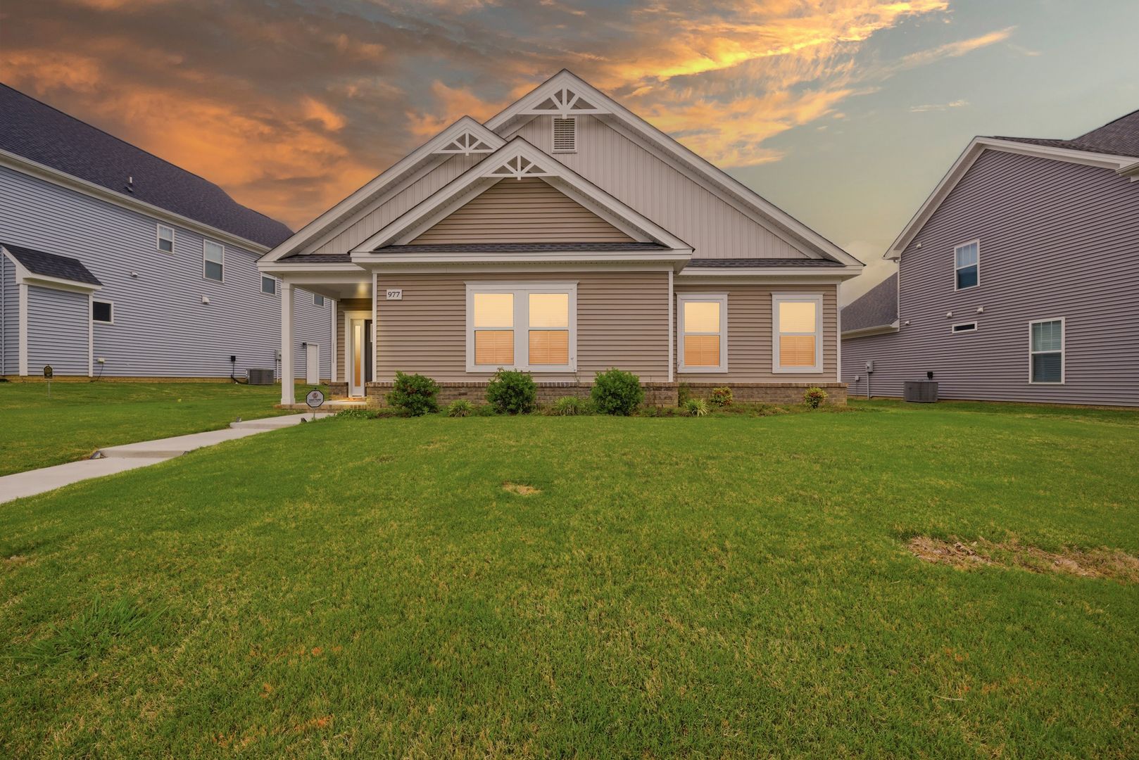 Suffolk House: 977 Hillpoint Road