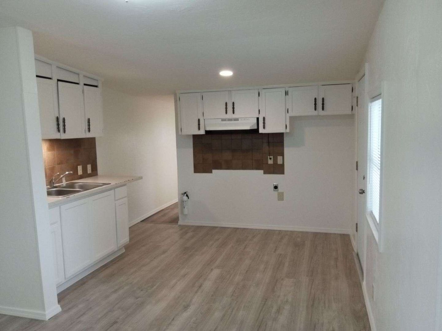 Wellston Apartment: 330533 S. Hwy 66