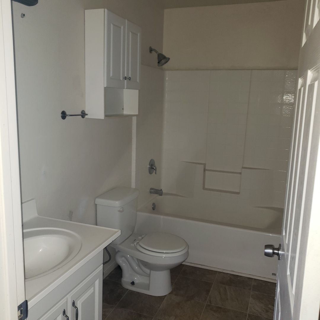 Big Bear City Apartment: 720 E. Big Bear Blvd.