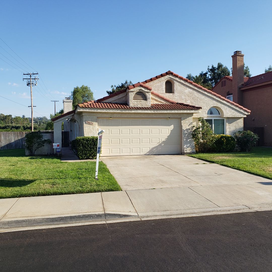 Redlands House: 30695 3rd Avenue