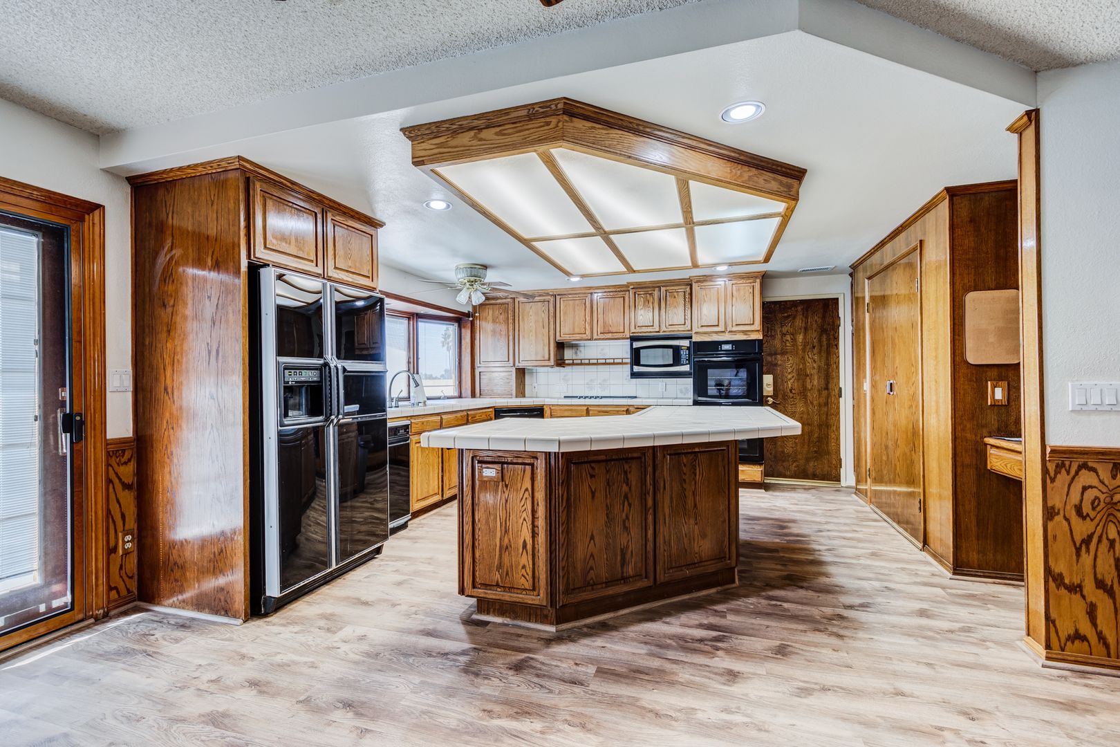 Riverside House: 15293 Golden Star Avenue