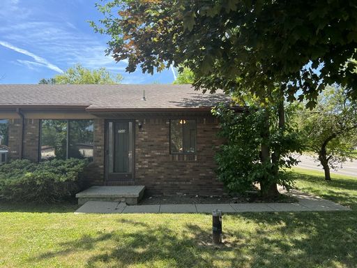 2-BDR 1-BTH Duplex - West Lansing - Grand Ledge Schools - Bsmnt & Garage – photo 1