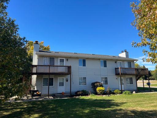 Available Mid June - 2-BDR 1-BTH Apt - Lower Unit