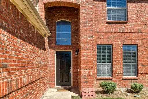 **Gorgeous 4 bedroom** – photo 1