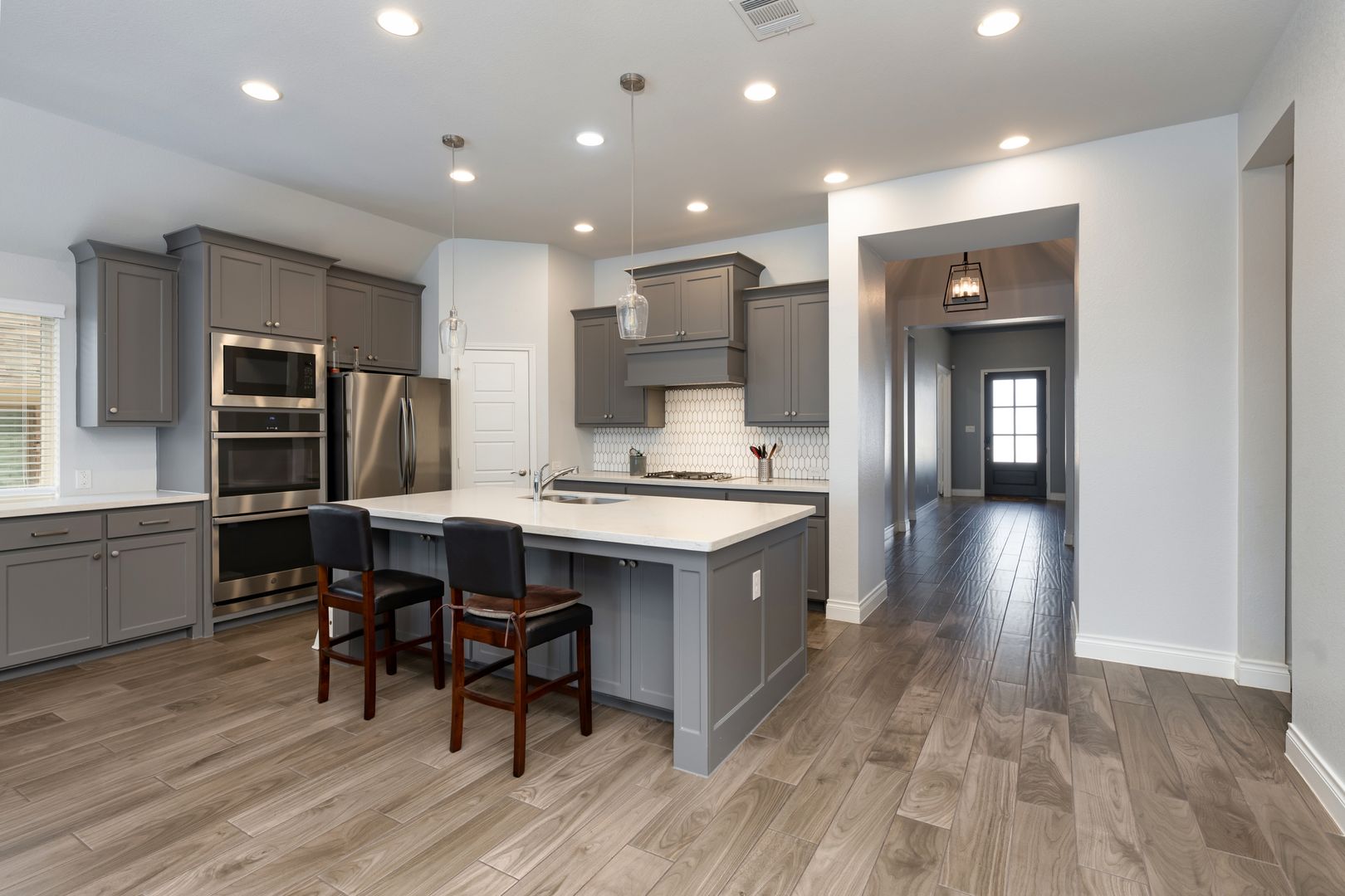 Justin House: 2421 Stella Lane