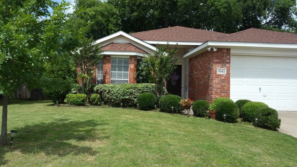 Little Elm House: 1042 Palomino Drive