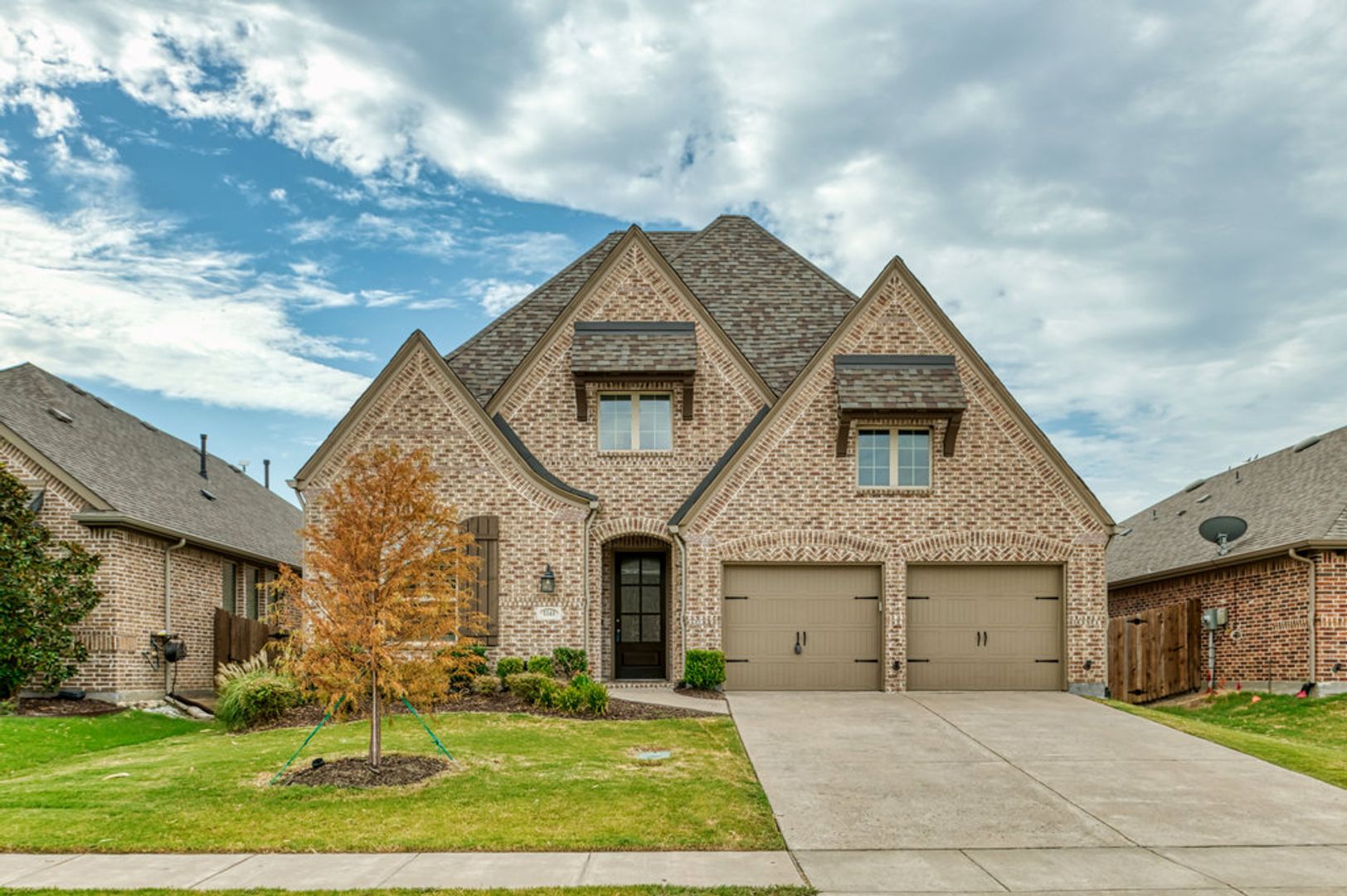 Spectacular and spacious home in Parkside!!