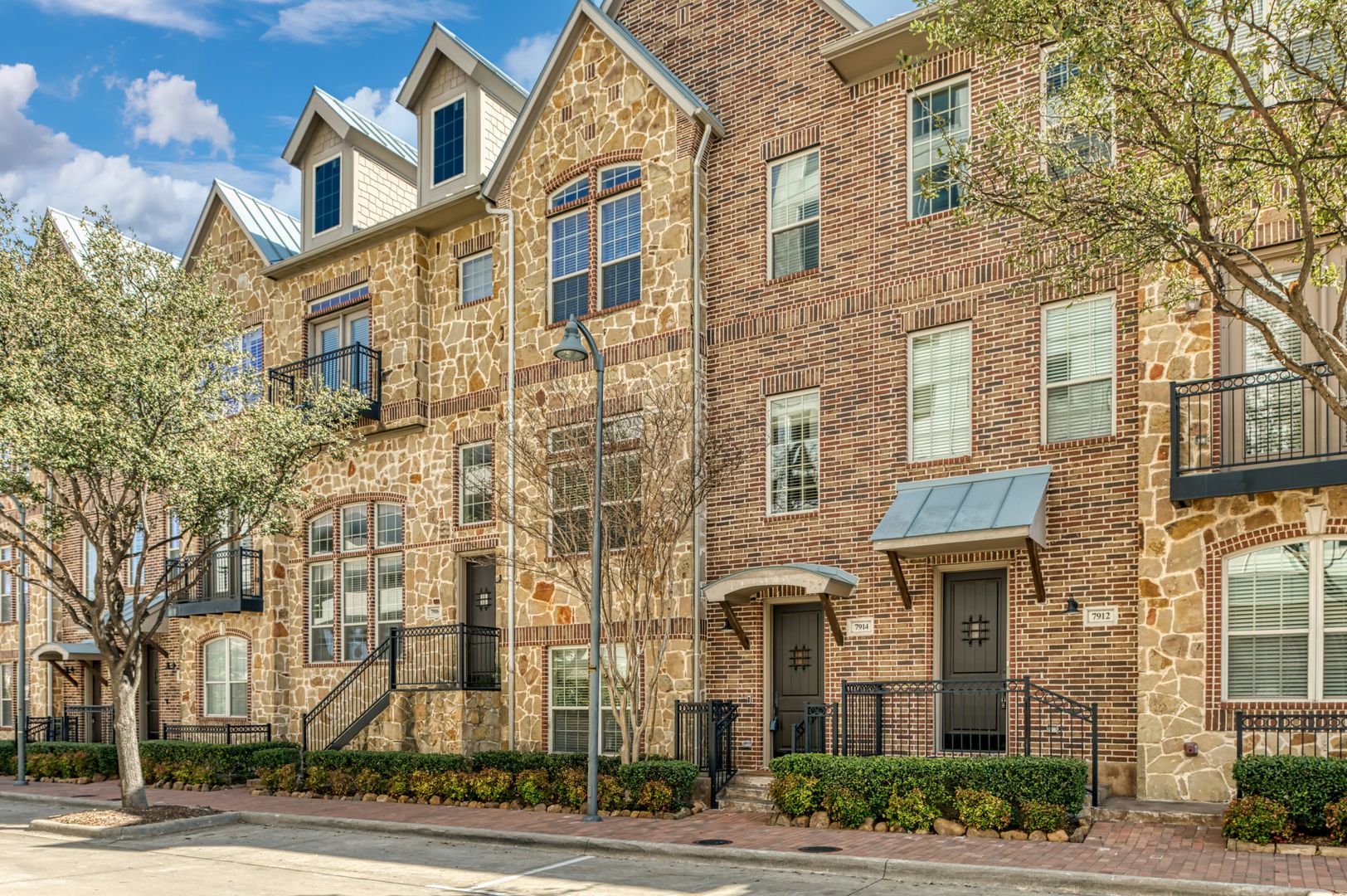 Plano Townhome: 7914 Bishop Rd