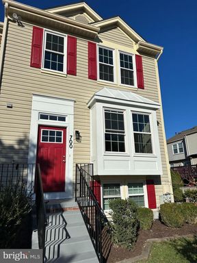 3 Bedroom Townhome – 700 Day Spring Dr, Odenton, MD 21113