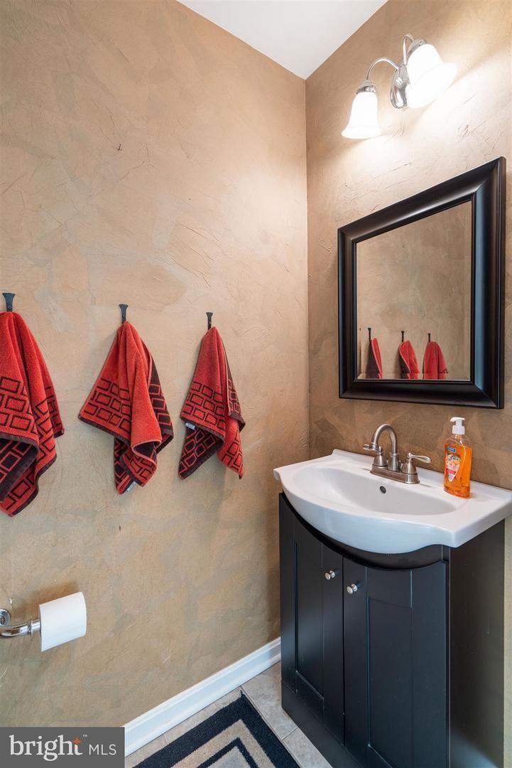 612 Trout Run Ct, Odenton, MD 21113