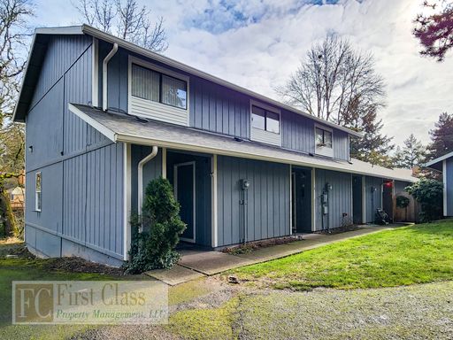 $500 Off First Month! Updated Townhome - Small Community - Detached Garage - Laundry hookup! – photo 1
