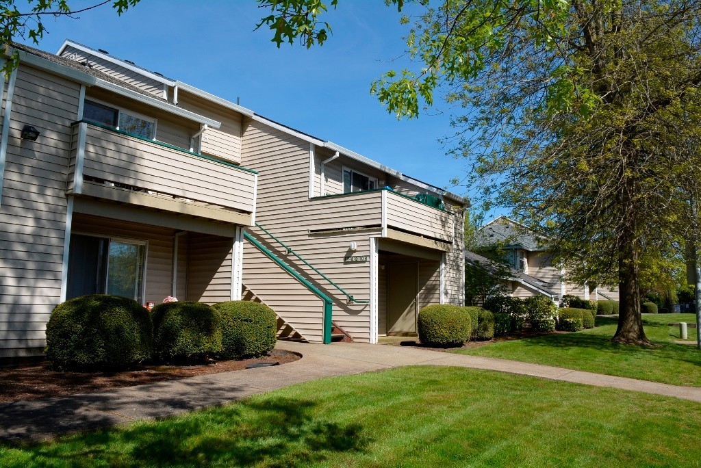 BEAVERTON Apartment: 1215-1285 NW 183RD AVE
