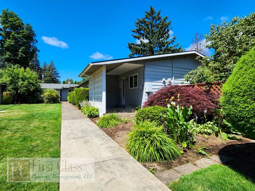 Spacious & Updated Cottage Style Community - Fenced Yard – photo 1